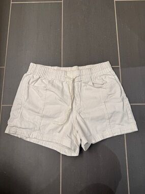 Universal Thread Women’s Drawstring White Short size L